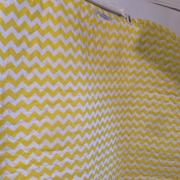 Handmade quilt - Picture 5 of 12